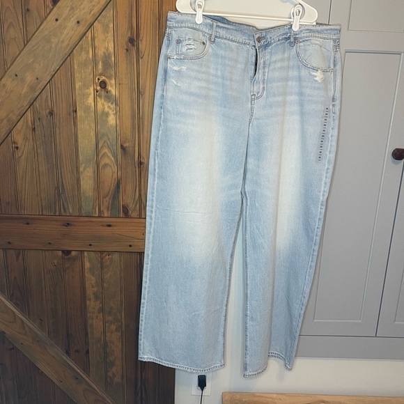 American Eagle Outfitters Denim - NWT Womens American eagle distressed jeans
